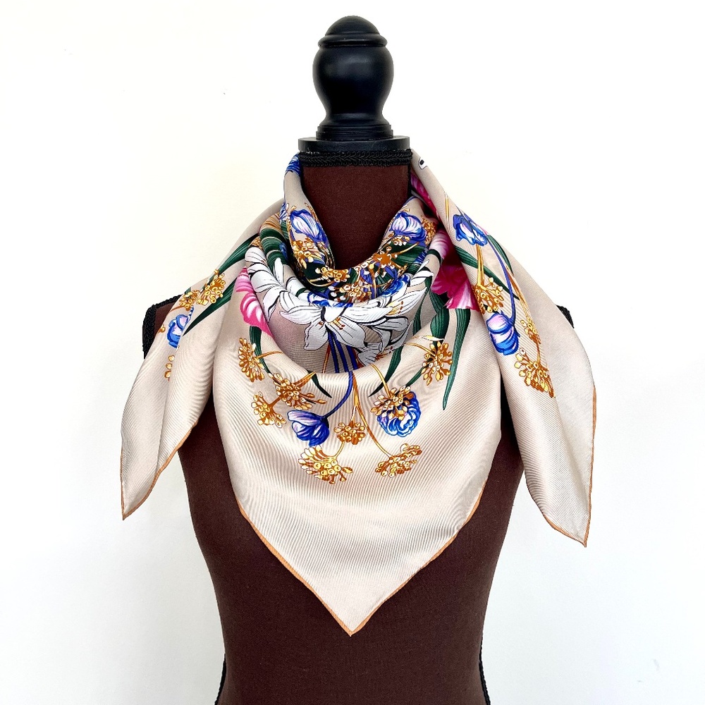 NWT Salvatore Ferragamo Floral Garden Beige Silk Scarf - Picture 10 of 14